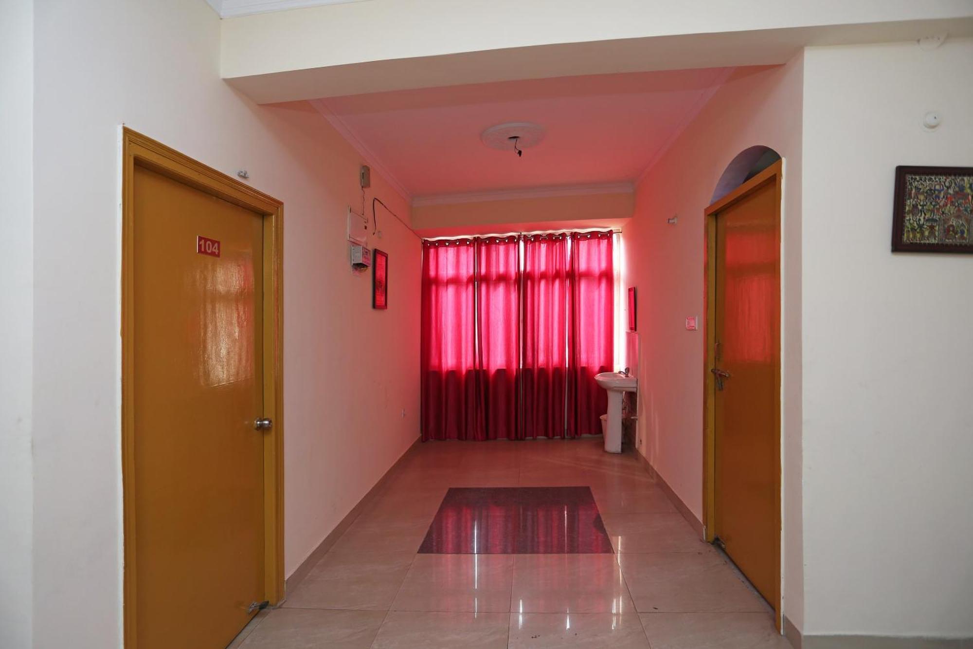 Danapur Vibrant Guest House מראה חיצוני תמונה